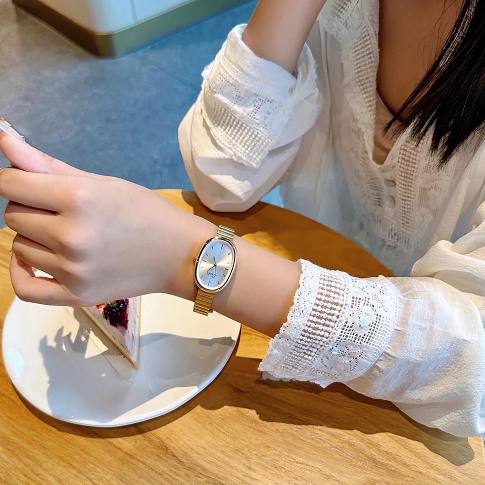 New Gold Vintage Niche High-end Fashion Popular Watch, Small Gold Watch, Women's Quartz Steel Strip Watch