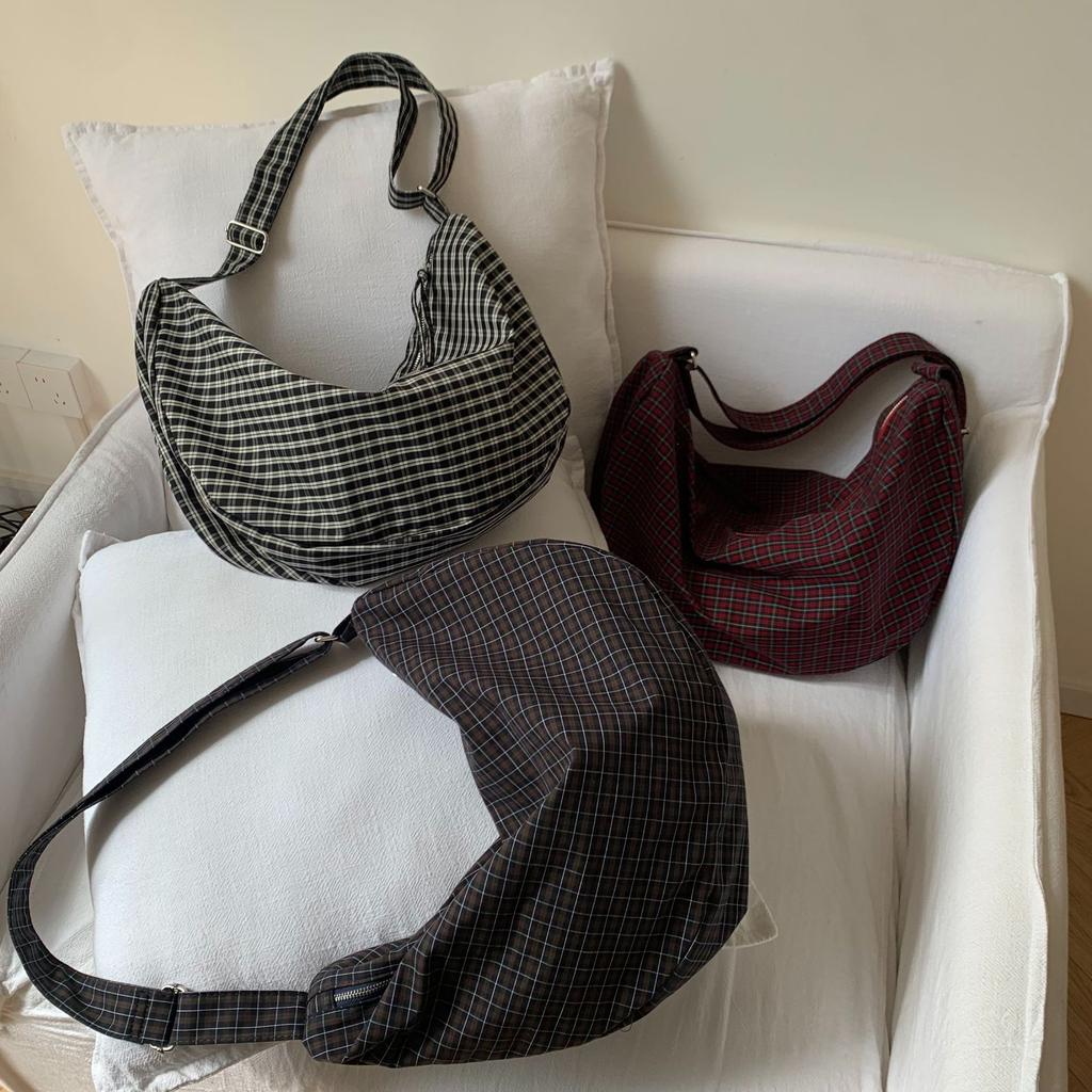 Vintage kostkované nylónové hobo tašky přes rameno pro ženy Lehká velkokapacitní crossbody taška Kostkovaná neformální tote cestovní tašky