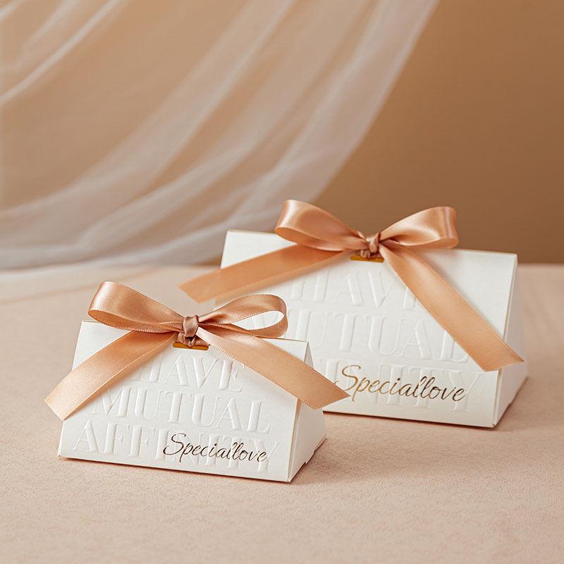 

2025 High-End Triangle Wedding Candy Gift Box Champagne Box + Ribbon