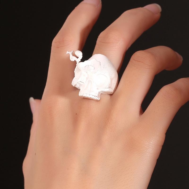 Gothic Flower Embellished Skull Rings Stylish Skull and Blooming Rings Alloy Crafted Adjustable Rings for All Fingers