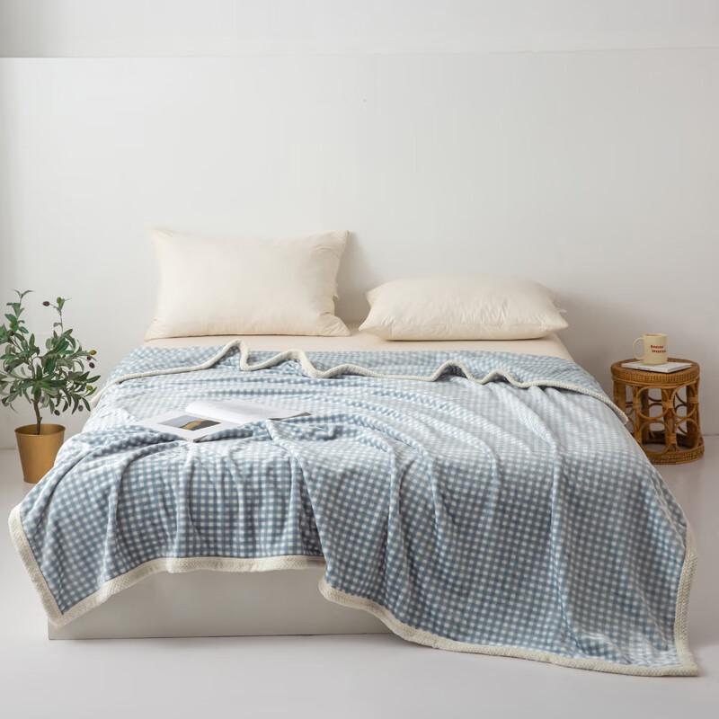 Muji Snowflake Velvet All-Season Blanket