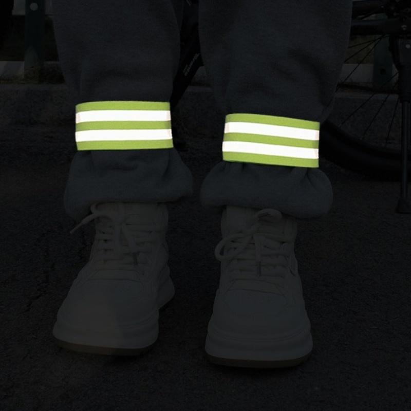 2Pcs High Visibility Reflective Cycling Trouser Straps Adjustable Leg Gaiters for Night Riding Commuting Running