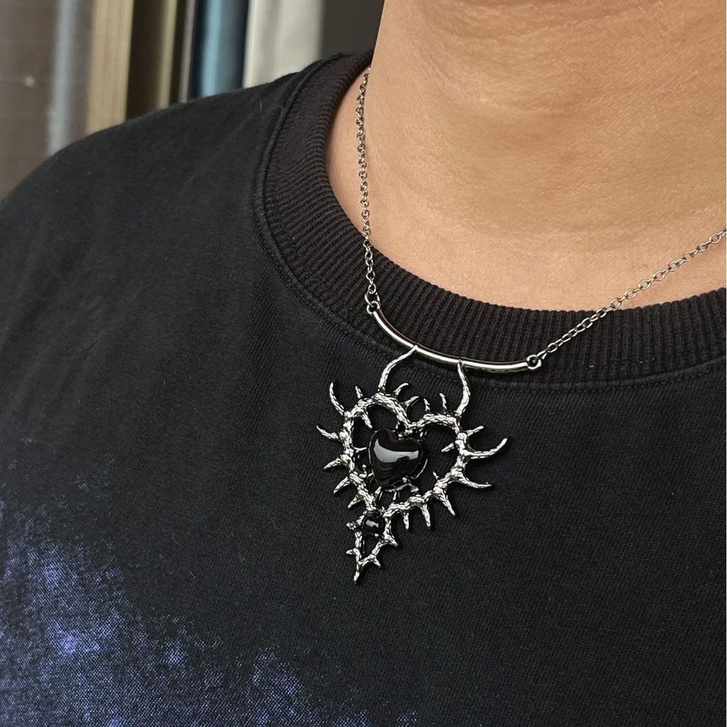 Gothic Punk Heart Shape Necklace With Alloy Pendant For Men Women Gothic Fashion Jewelry