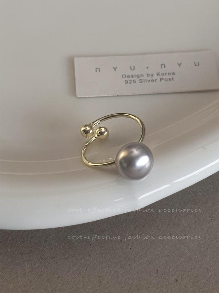 

Минималистичное кольцо с неправильным жемчугом, регулируемое