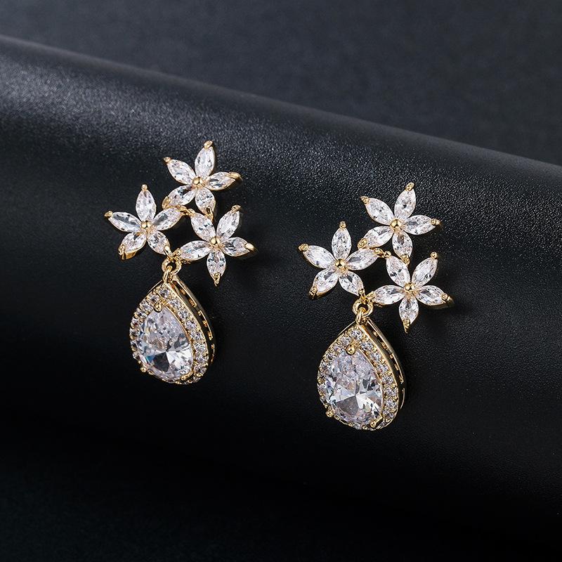 High Quality New Arrival Pear Cut and Star Flowers Cubic Zirconia CZ Crystal Shiny Wedding Bridal Chandelier Earrings золотой
