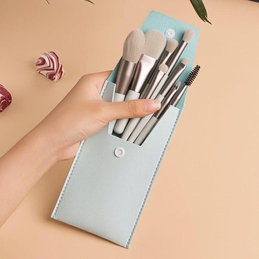 8-Piece Beginner Macaron Makeup Brush Set - Portable Mini Soft Bristles for Blush & Eyeshadow with Carrying Bag