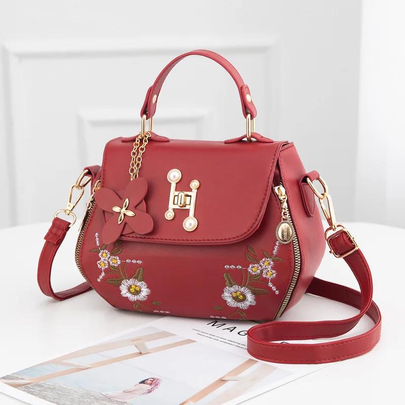 Luxury Brand Designer Women'S Handbag Large Capacity Embroidered Shoulder Bag Classic Retro Crossbody Bag Commuting Tote Bag