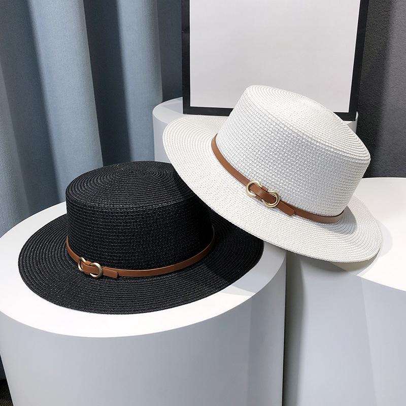 Women's Rivet Belt Decoration Simple Fashion Flat Beige Sunshade Straw Hat for Going Out and Playing, Seaside Vacation Dressing