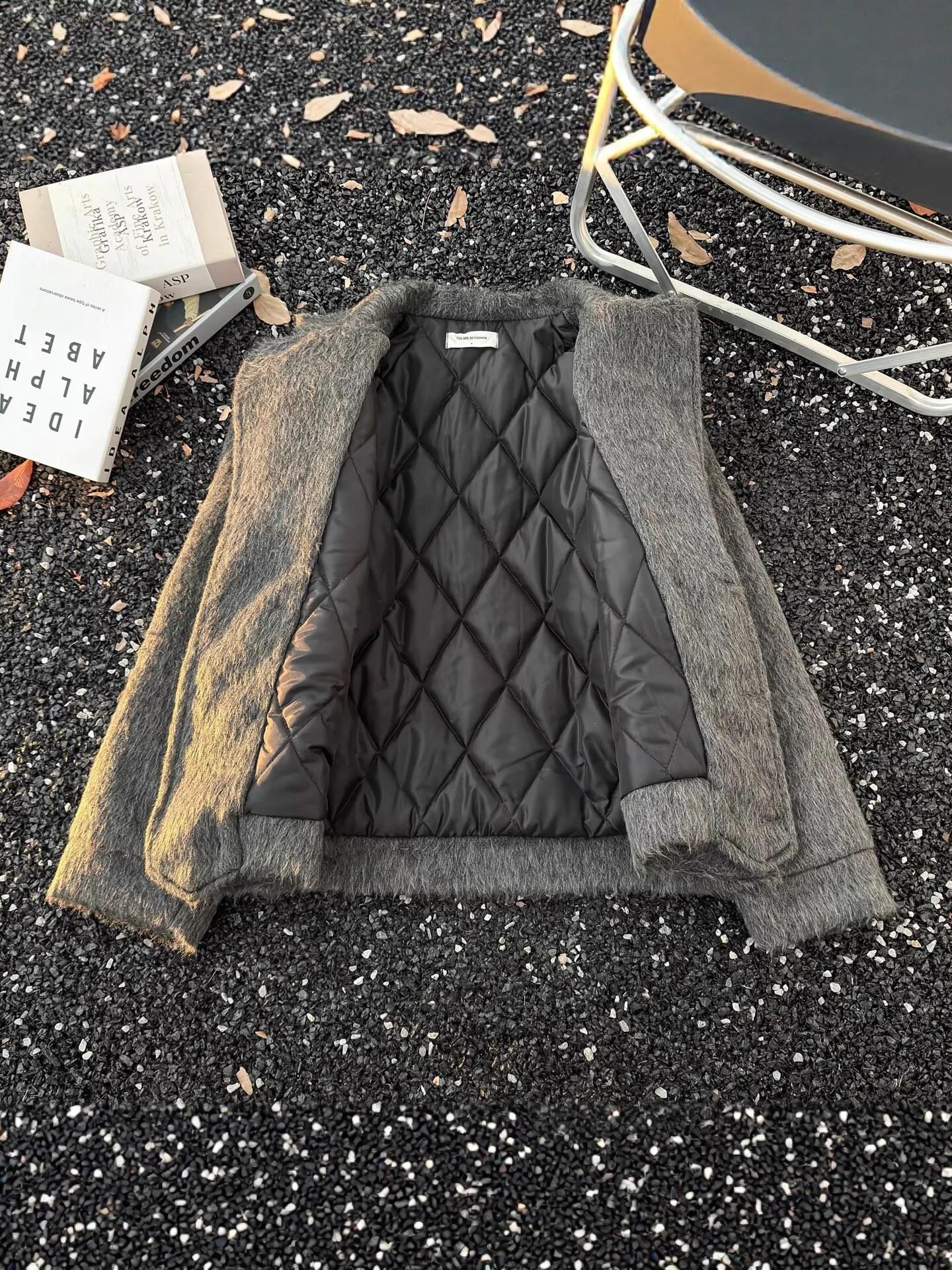 Men s Retro Heavyweight Gray Woolen Coat - Winter Padded Short Jacket with Lapel M