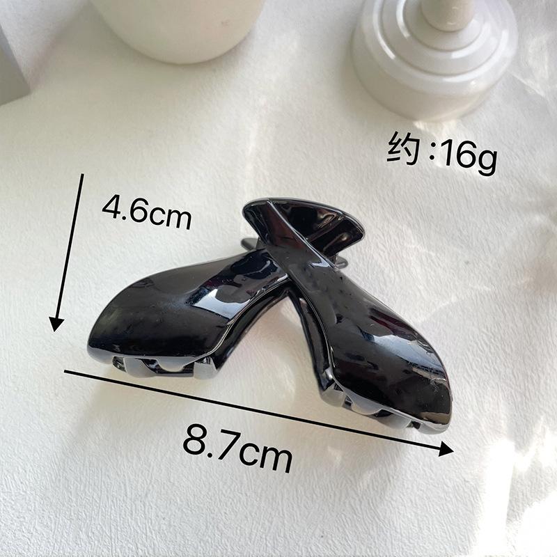 Korean Version New Three-Dimensional Glossy Elegant Hair Claw Clip High-End Feel Back of Head Shark Clip Hair Accessory