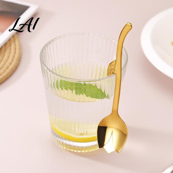 Vaisselle Romantique Forme Tulipe Cuillère en Acier Inoxydable Long Manche Café Glace Décorative Cuillère de Service Dessert avec Crochet Suspendu Cuisine