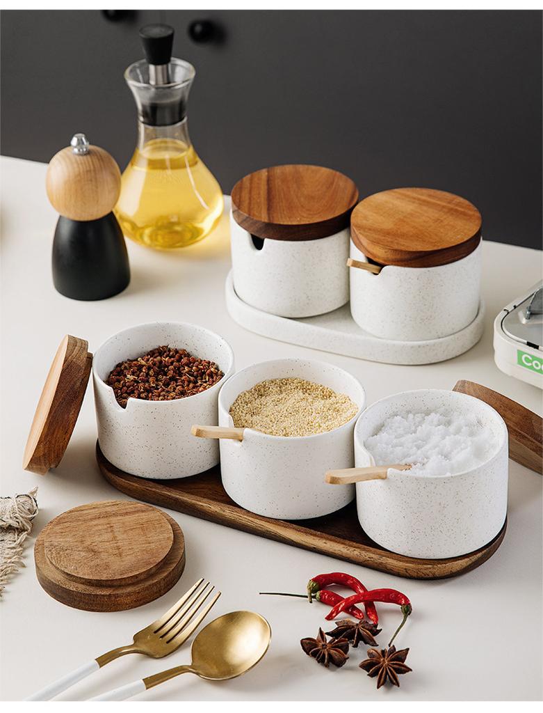 Japanese Style Ceramic Seasoning Jar Set Spice Jar Bottle With Spoon Kitchen Sugar Salt Spices Storage Box with Tray Pepper Jar