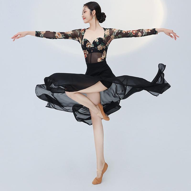 

Женское платье для народного танца с цветочным принтом: Купальник с юбкой из сетки и защитными шортами S