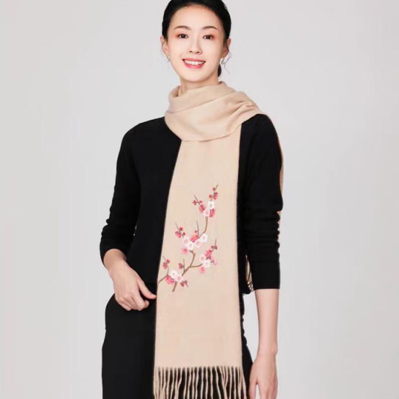 

Xincaizhiyun Dark Fragrance Embroidered Plum Wool Scarf