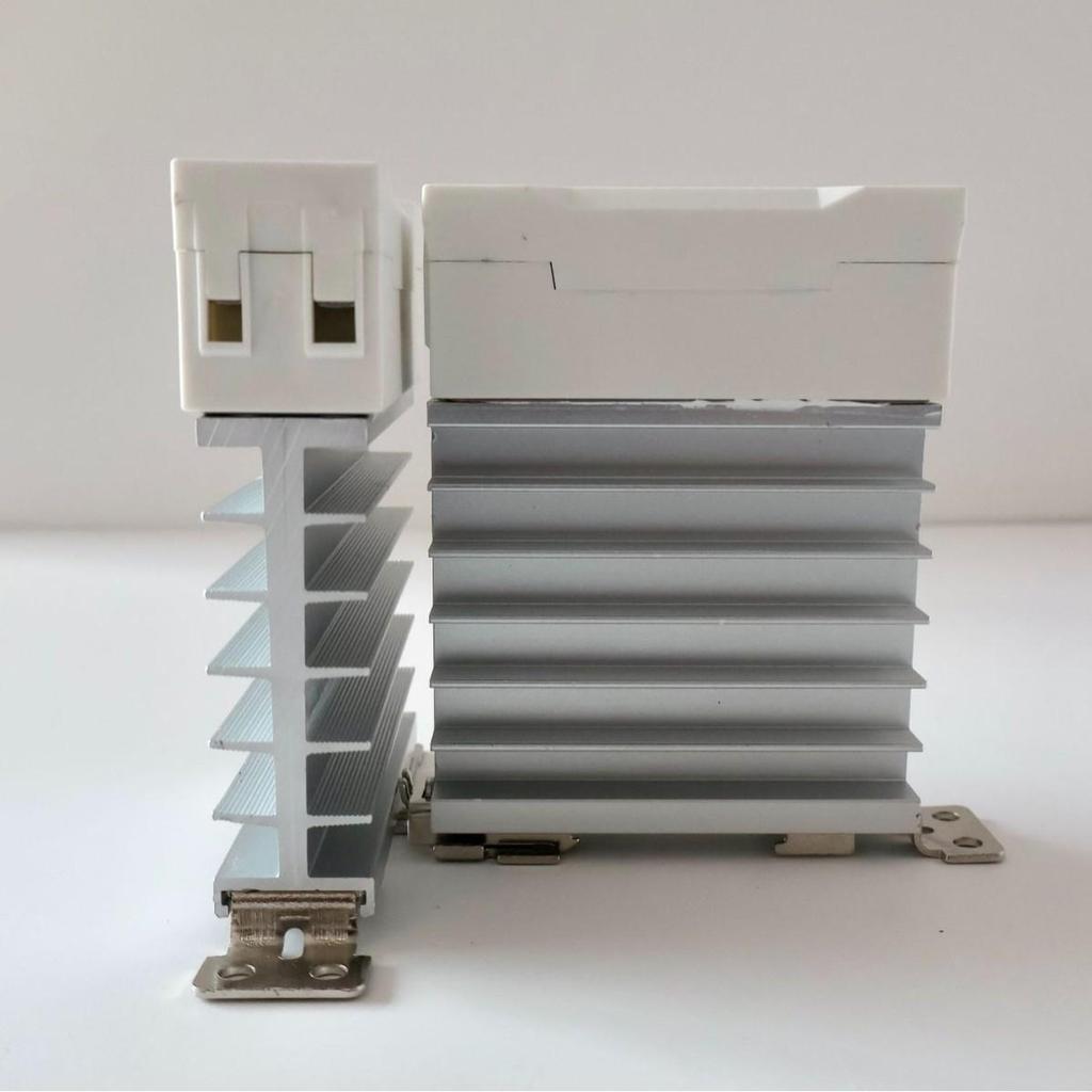 New MGR DC-Controlled AC Solid State Relay, 40A Bolt-On Rail, Model MGR-1 D4840-S.