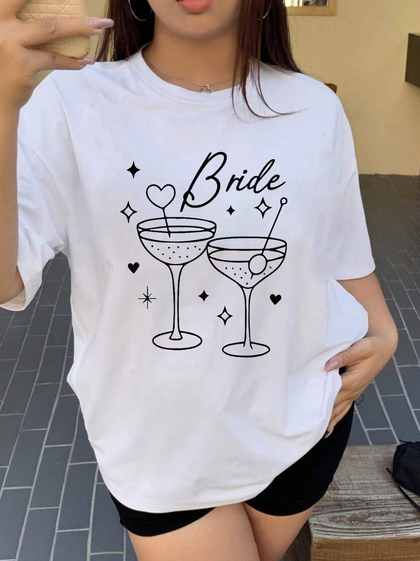 

Bride Party Tshirt Wedding Theme Bride Print with Sparkling Hearts Cocktails Crew Neck Harajuku Sleeve Casual Aesthetic Clothes S