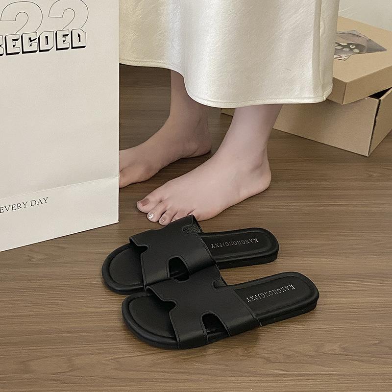 Trendy brand wearing cool slippers women's new silver leather one-word drag summer wearing beach sandals