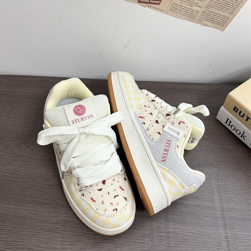 Original cranberry color matching platform bread shoes ins cute casual board shoes 22 new models