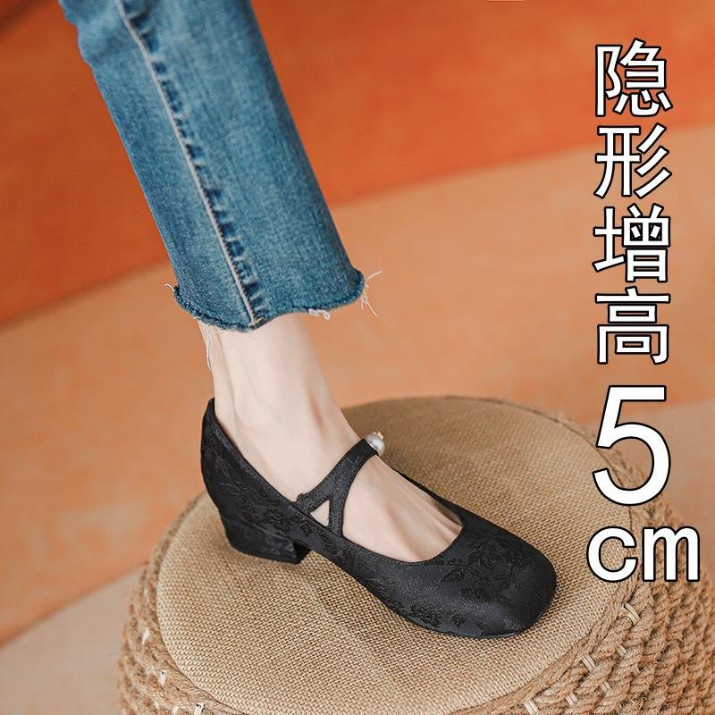 

Inner height increase studiole tuberose pearl word with square head Mary Jane shoes 39 чорний