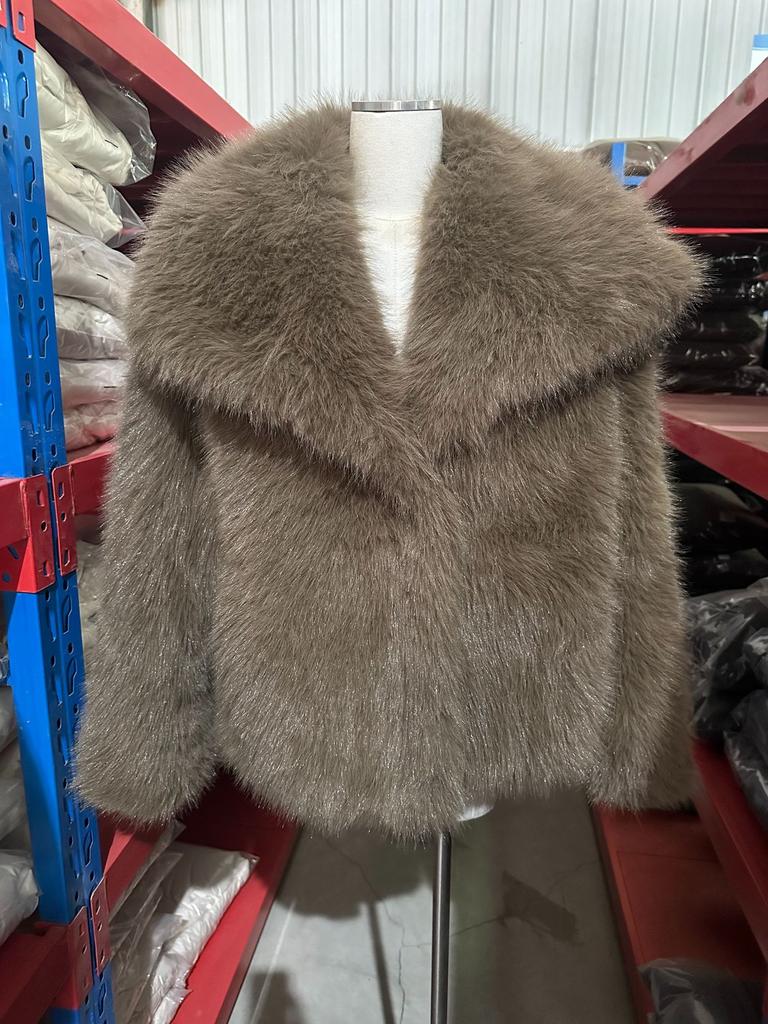 Spot Clearance Europe, America Autumn and Winter Explosive Ins Imitation Fur Jacket Women's Short Fox Hair