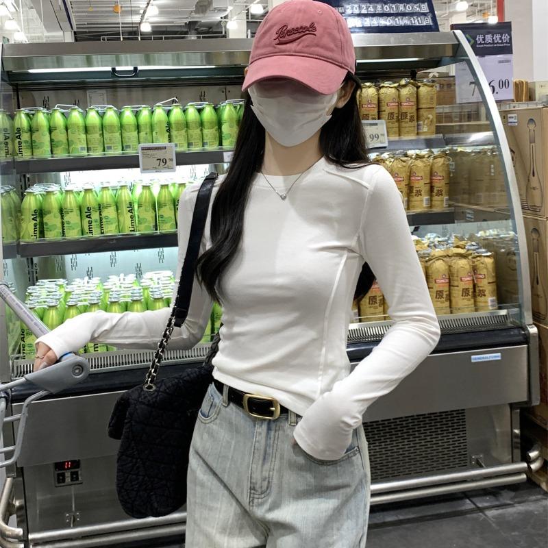 A White Bottomed Shirt, A Female Fishbone Front Shoulder Long-sleeved Shirt, A Slim-fitting and Thin Inner Top in Spring, Autumn and Winter.