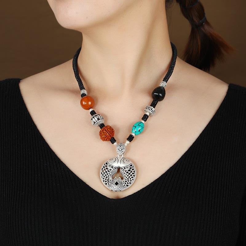 Retro imitation silver jewelry short collarbone chain women's Tibetan silver beeswax necklace sweater chain cotton and linen accessories pendant