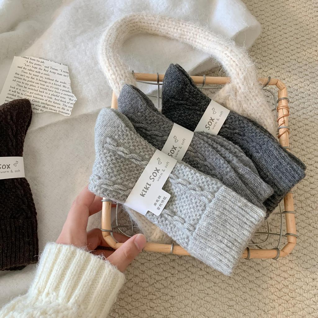 Women's Japanese-Style Gray Wool Mid-Tube Socks: Cozy, Retro, Solid Color for Autumn/Winter.