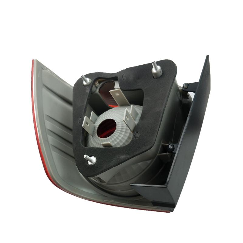 For Volkswagen Bora 2006 2007 2008 Rear Taillight Lamp Housing Rear Bend Light Brake Light Turn Signal Without Bulb Auto Parts