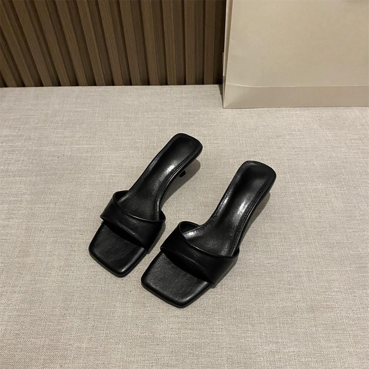 

French niche design sense square head slippers women s 2025 new simple summer open-toed sandals high heels 35