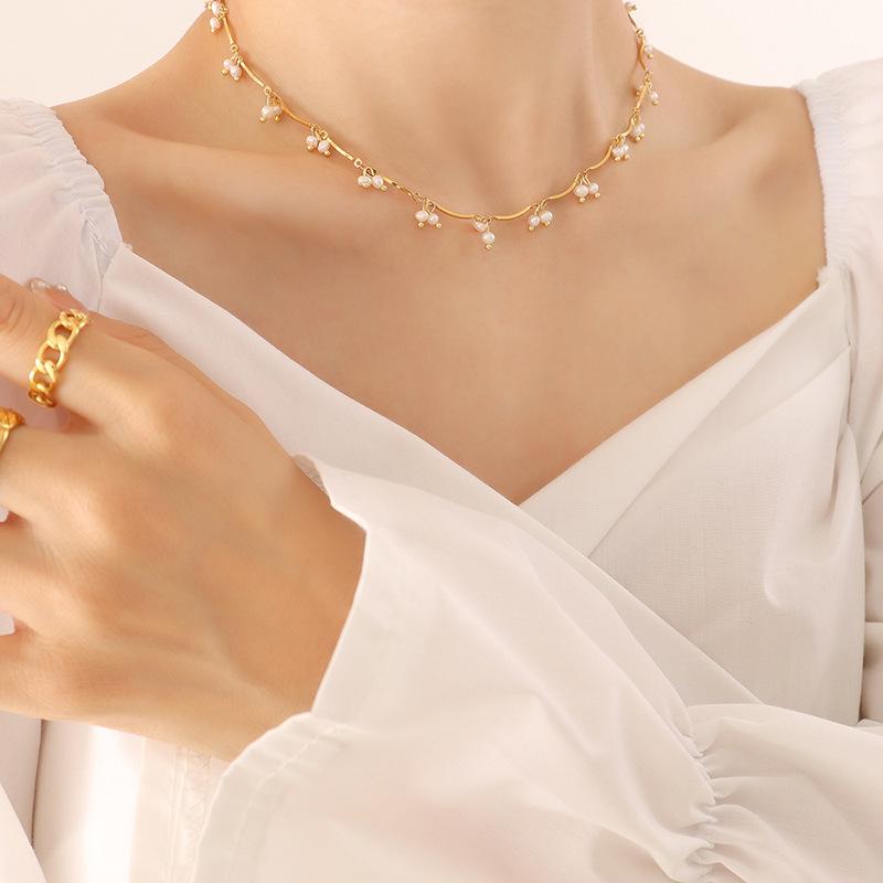 Elegant Natural Freshwater Pearl Necklace - Fashionable Small Pearl Pendant Choker