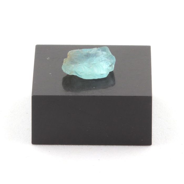 Pierres et Minéraux. Apatite Paraiba. 1.92 ct. Pakistan.