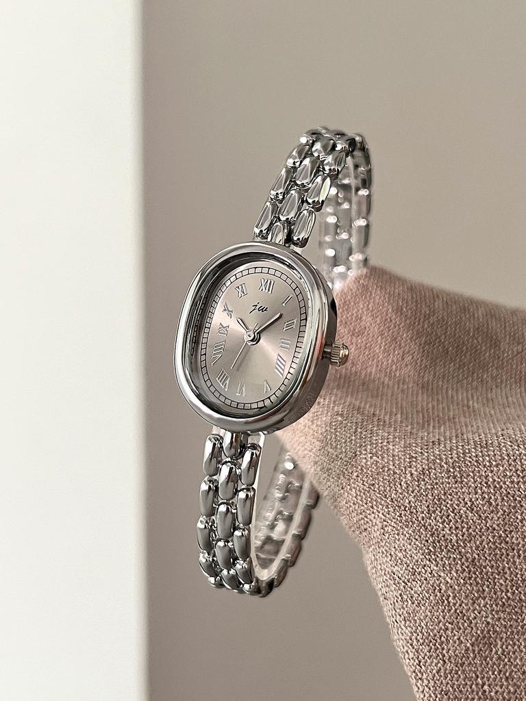 Ladies' Watches are simple niche high Aesthetic Artistic Versatile Oval Shaped Female Fashionable Quartz Clock Wristwatches