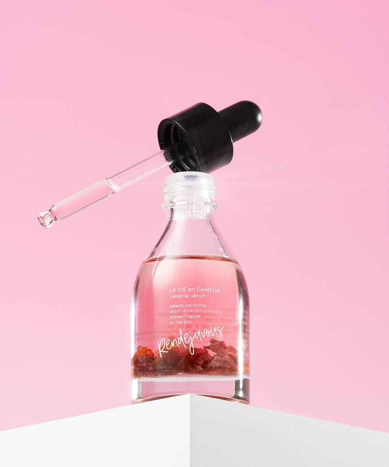 La Vie en Camellia Celestial High-Moisture Dark Spot Whitening Serum 30ml