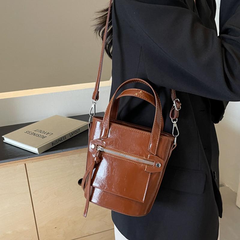 Leder PU Umhänge-Schultertasche für Damen rotwein Taschen für Damen vielseitige Schultertaschen Vintage-Textur modisch pendelnd neu