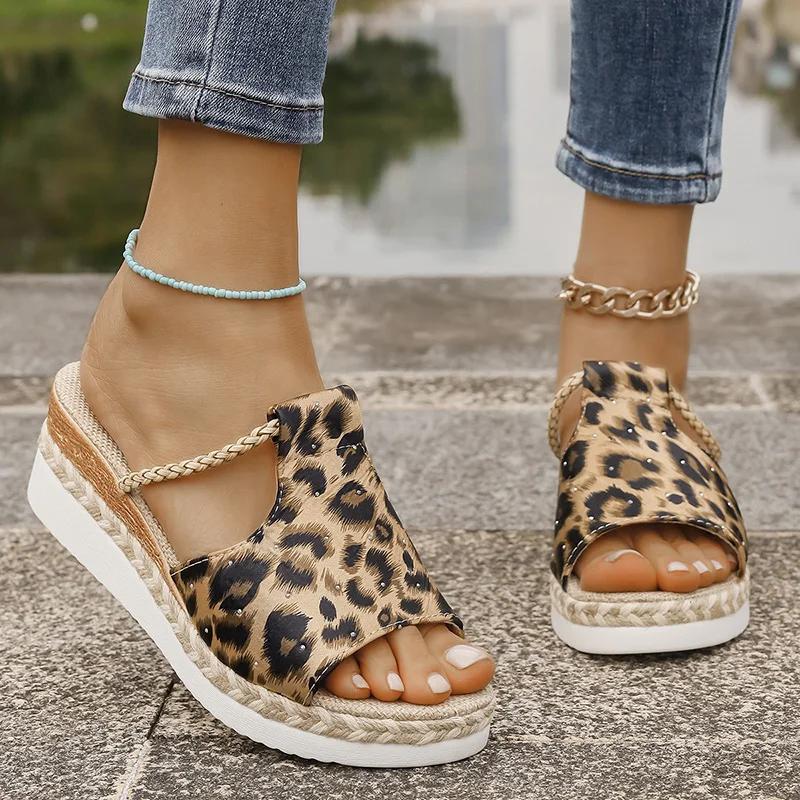 Fashion Women's Leopard Print Wedge Sandals Summer 2025 Lightweight Non Slip Platform Slippers Woman Thick Sole Peep Toe Beach Sandalias