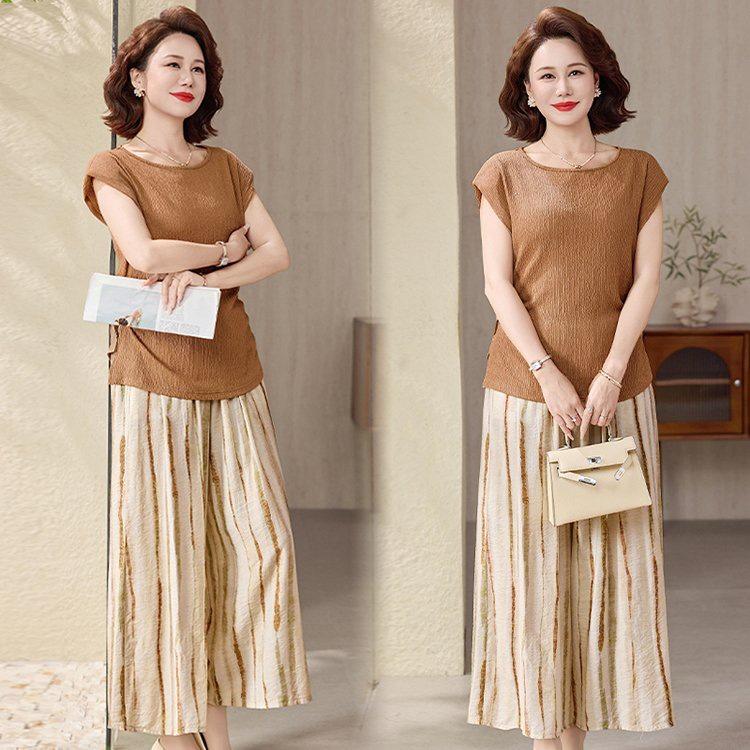 Elegante Camiseta de Verano Reductora de Edad para Mujeres de Mediana Edad y Mayores