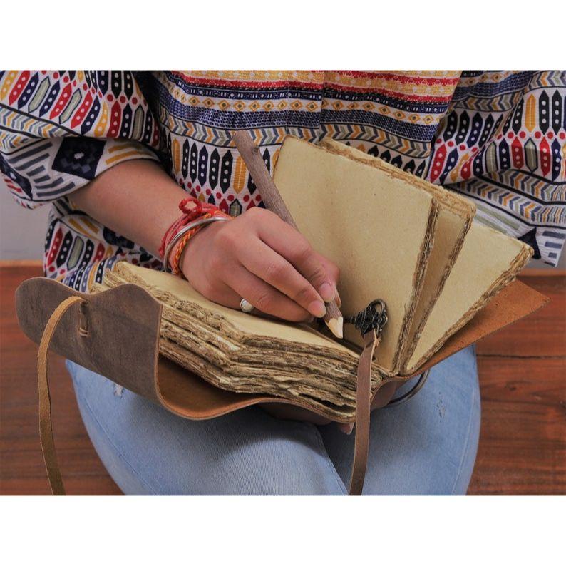 Deník Starožitný, ručně vyrobený, kožený vázaný žurnál s okrajem Papír 7, Hnědý kožený žurnál, Kožený diář - Zápisník