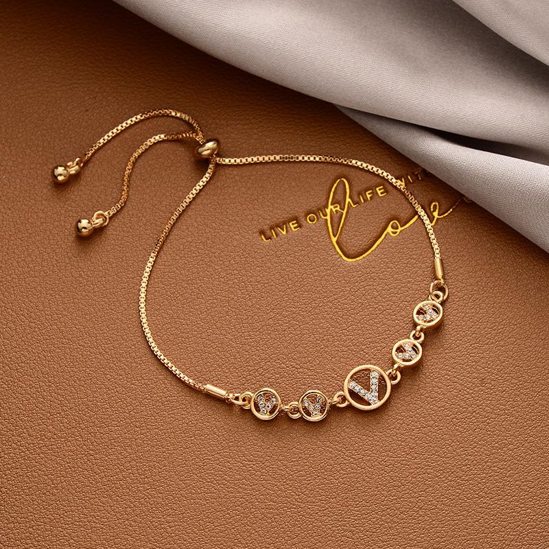 Retro style pearl bracelet women's versatile high-end sense niche temperament beaded bracelet couple girlfriend hand jewelry