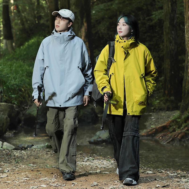 Best-Selling Unisex 3-in-1 Couple's Trekking Jacket Set for Outdoor Mountaineering