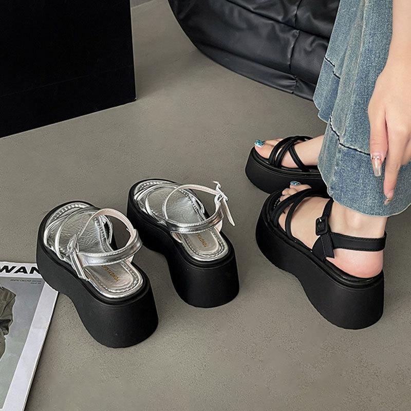 Internet Celebrities with Sandals Women Wear 2025 Summer New French Open-toe Thick-soled Heightening Beach Roman Shoes
