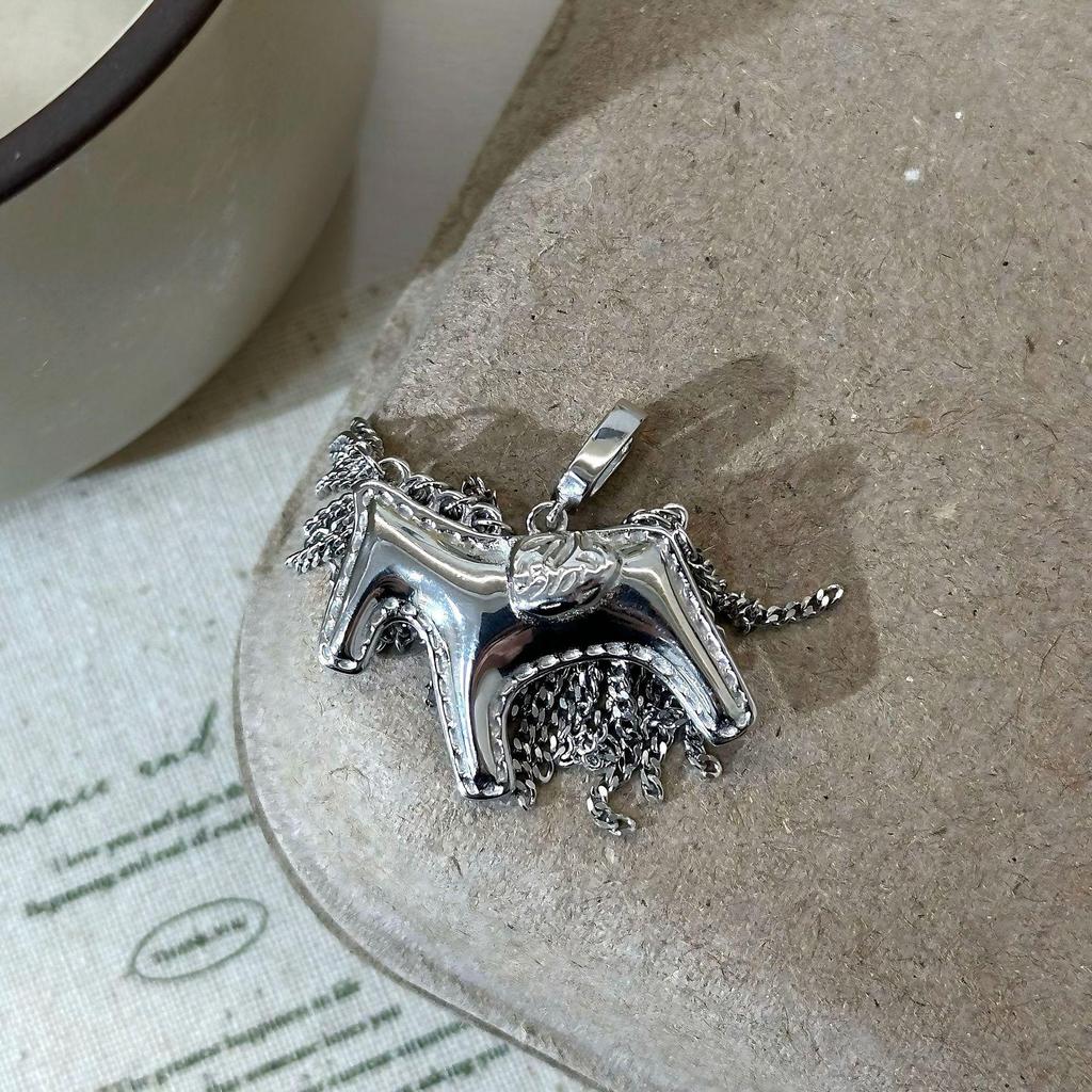 Korean Style S925 Sterling Silver Horse Pendant Necklace with Tassel - Elegant and Fashionable Design
