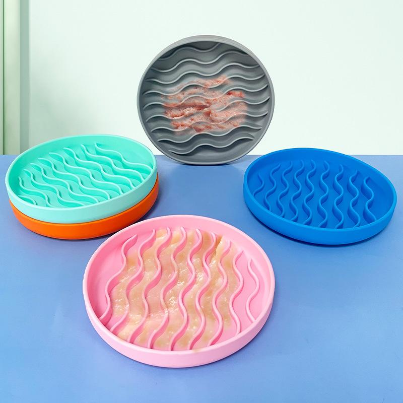 1PC Silicone Pet Cat Dog Slow Food Bowl Fat Help Healthy Round Anti-choking Thickened and Non-slip Multiple Color Pet Tableware