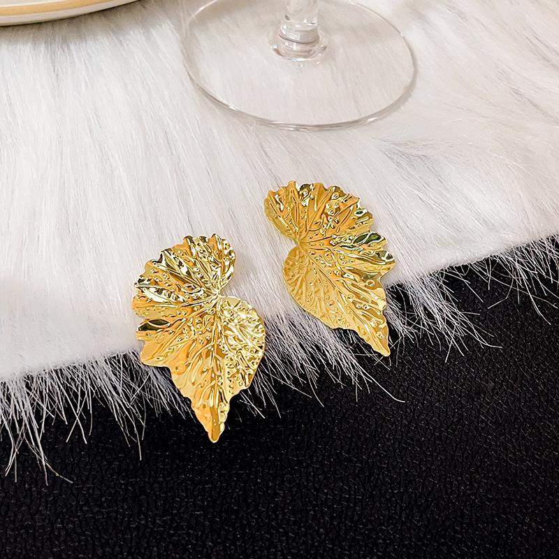 Trendy 3D Pleated Leaf Earrings: European & American Metal Punk Style