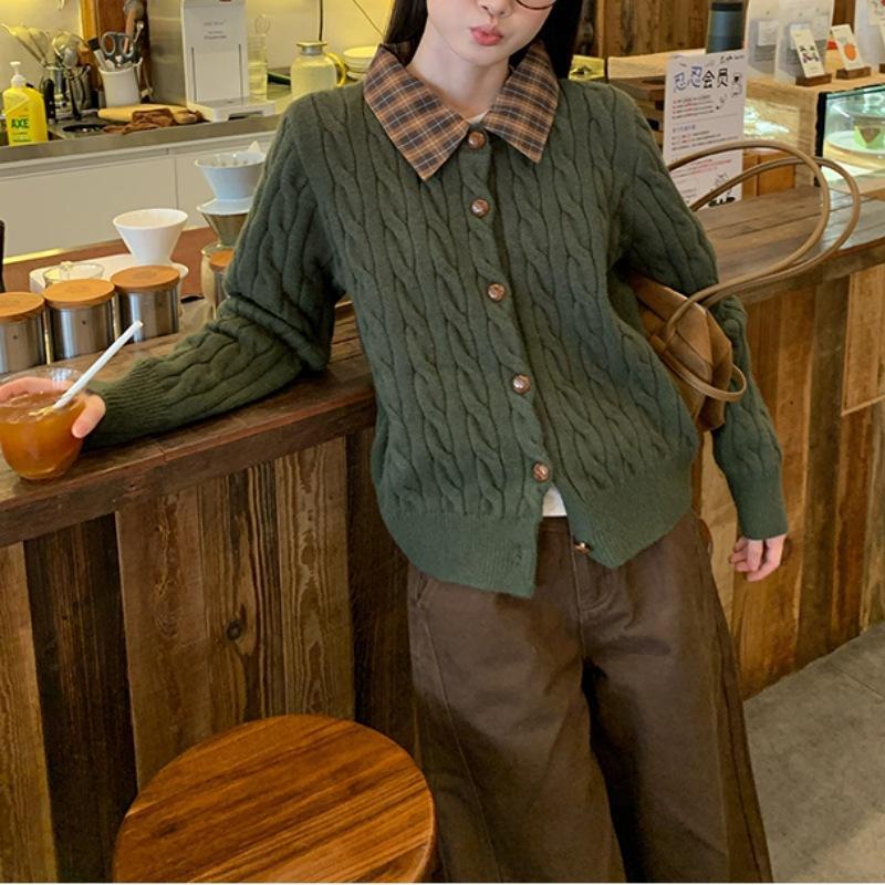 Gentle twist powder splicing shirt collar knitted cardigan women's 2026 autumn and winter new fake two-piece sweater jacket