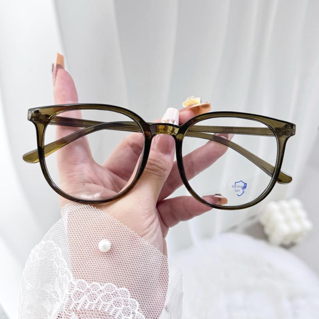 Brillen im Promi-Stil mit großem Rahmen und Blaulichtfilter für Studenten