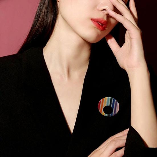 Glasses Holding Brooch Stylish Eyeglass Clip Pin Secure Glasses Holder Pin Shirts Jackets Scarves Brooch Eyewear Holder for Teachers Nurses Readers