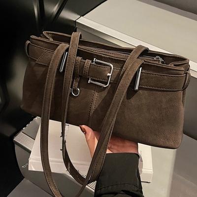 A High-end and Fashionable Single-shoulder Bag for Commuting, A Hand-held Baguette Bag