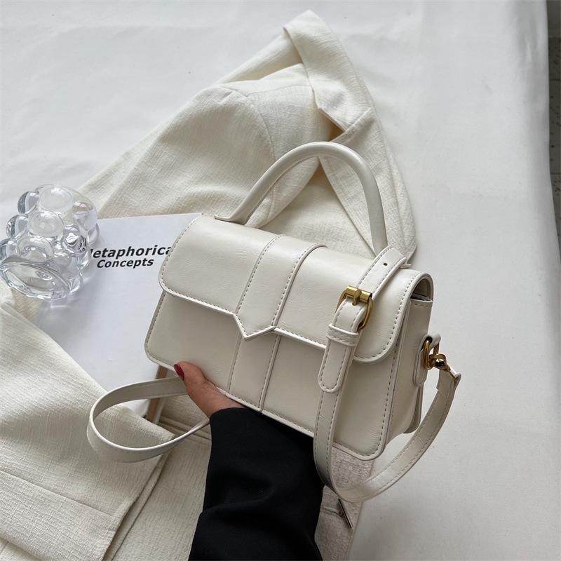 Retro Female Crossbody Bag  Trendy Bag  Monochromatic  Casual and Simple  New