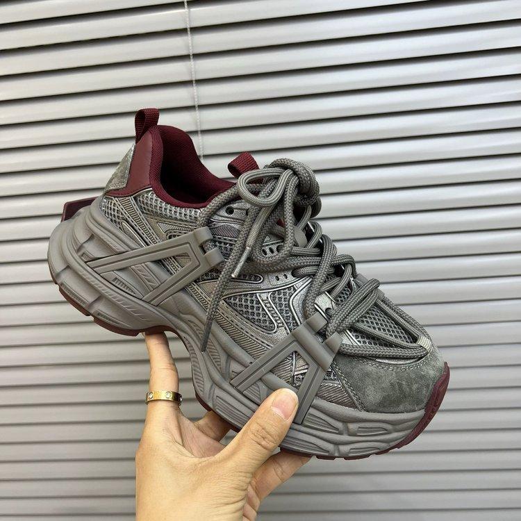 

Кожаные легкие кроссовки для женщин 2025 новая шнуровка круглый носок толстая подошва нескользящая повседневная обувь универсальная обувь для спорта увеличивающая рост 40