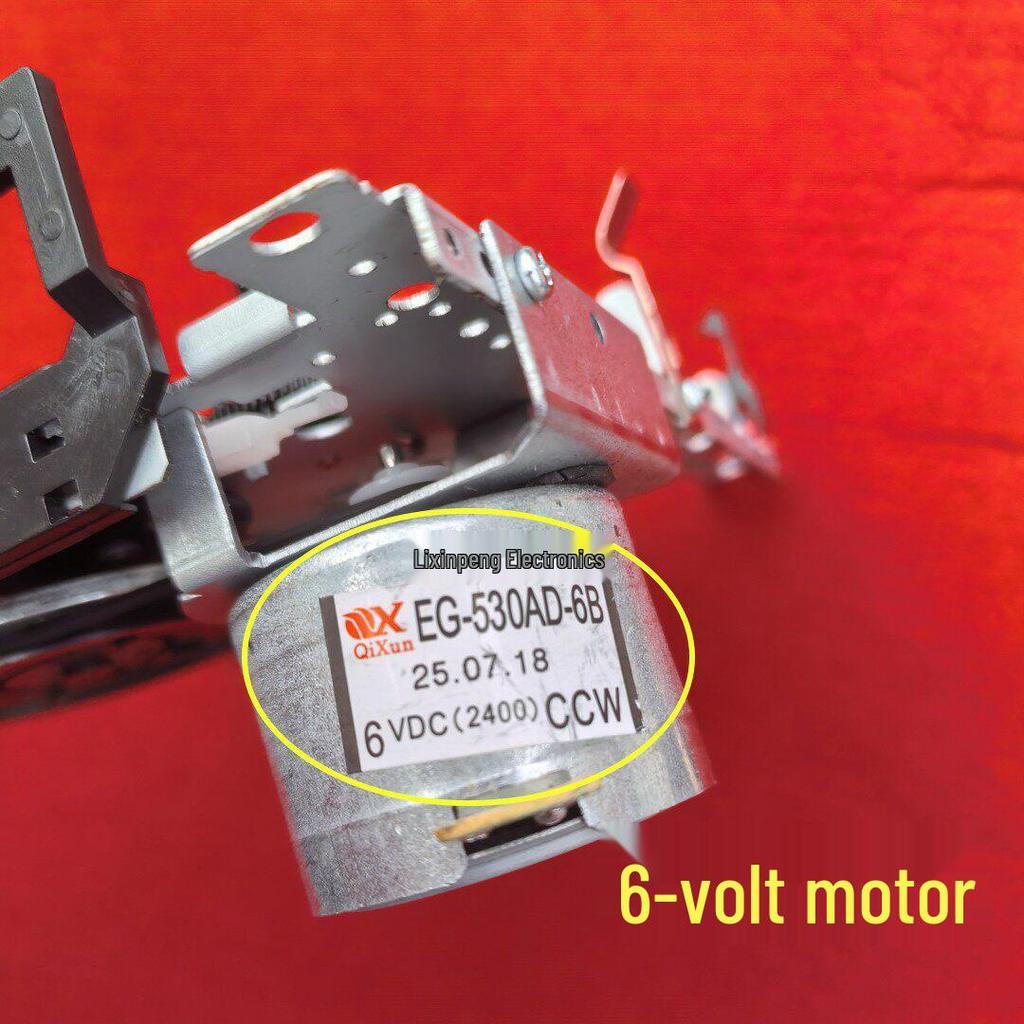 TN-21Z-2 Kassettenrekorder mit gebogenem Schlüssel, automatischem Stereo-Mechanismus und 6V-Motor.